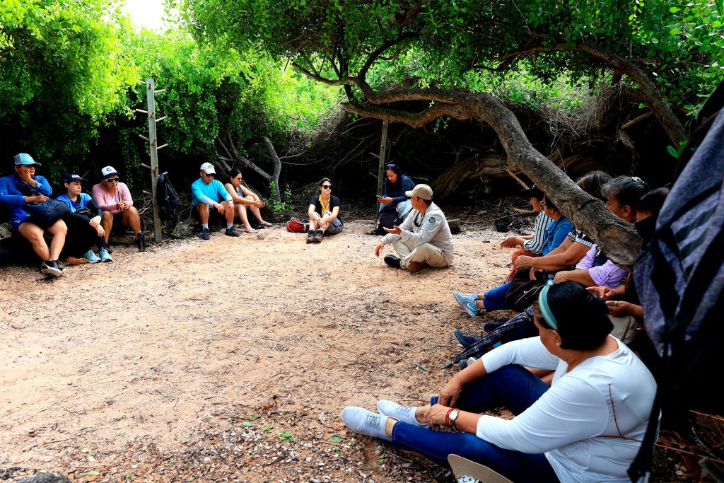 Galápagos Teachers Enhance Teaching Skills at the Fourteenth Educational Institute