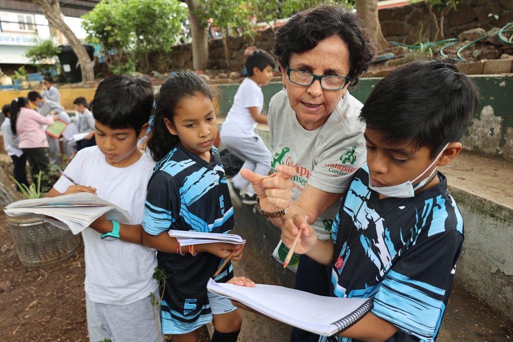 Celebrating International Education Day: A Commitment to Sustainability in Galápagos